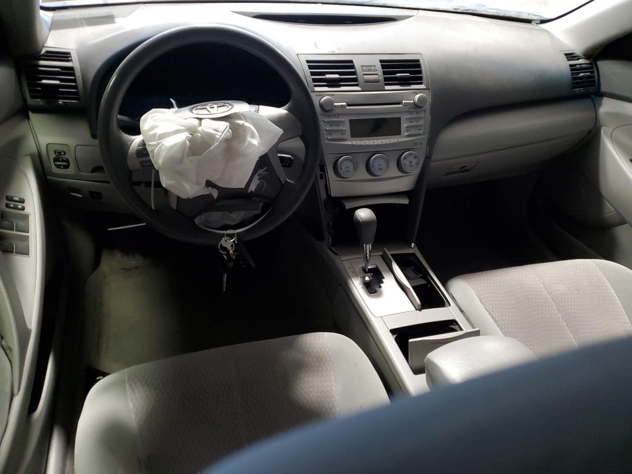 2011 Toyota Camry - Image 8