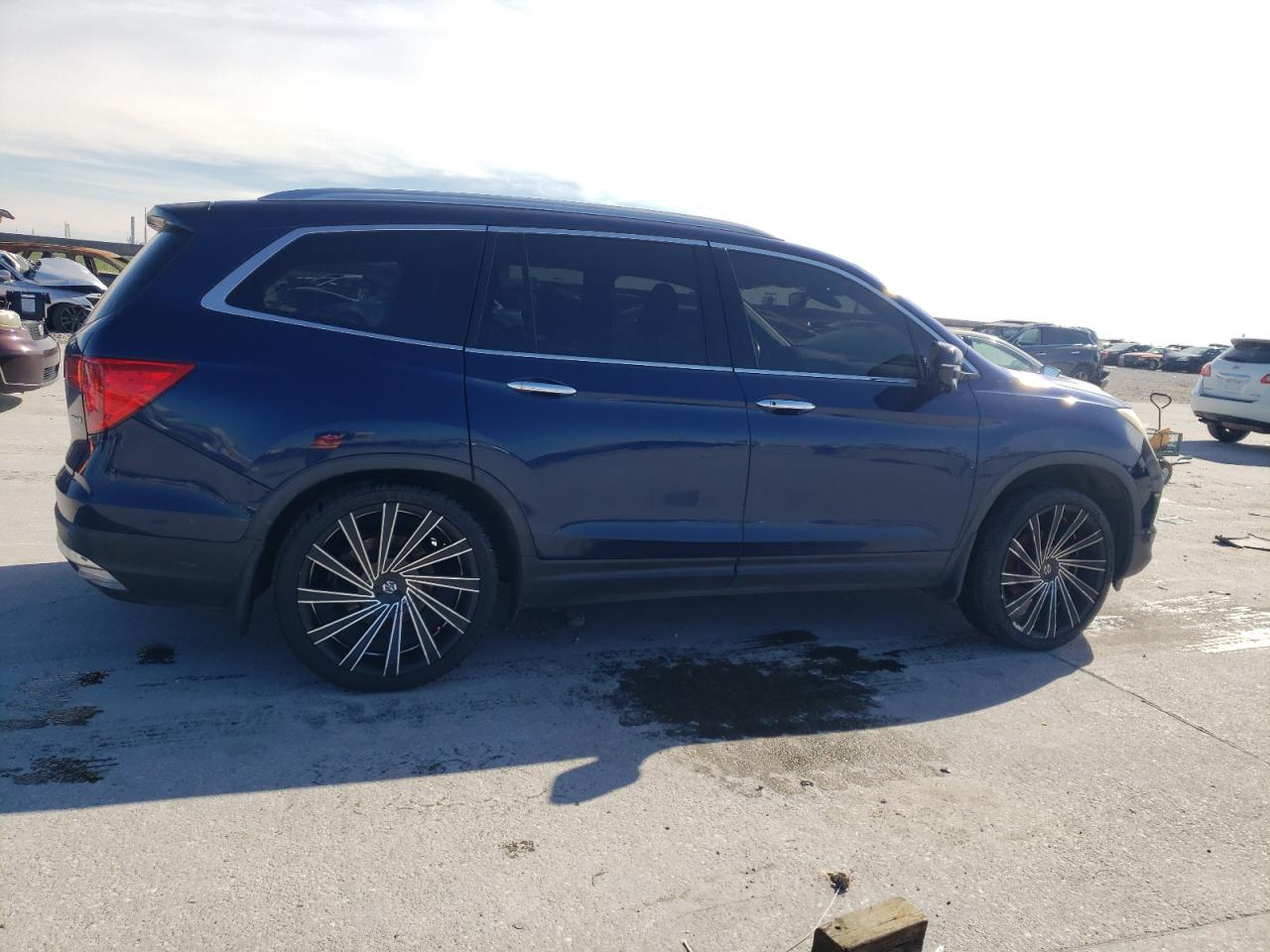 2017 Honda Pilot - Image 3
