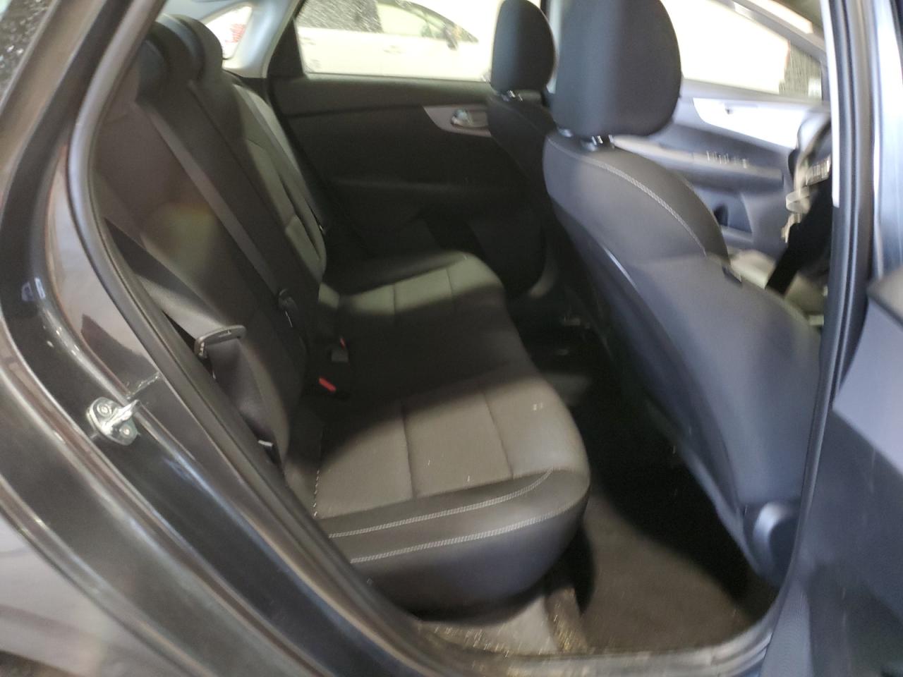 2023 Kia Forte - Image 10