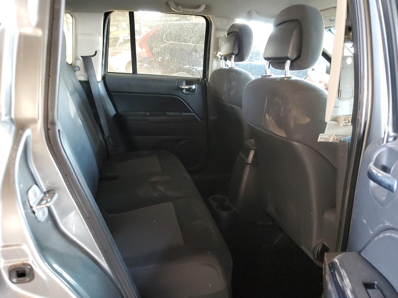 2011 Jeep Compass - Image 11