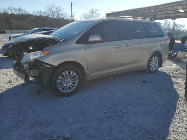 2014 Toyota Sienna Xle