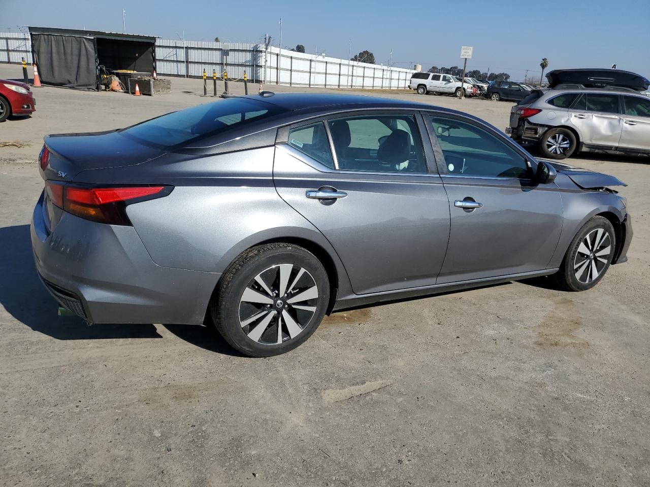 2021 Nissan Altima - Image 3