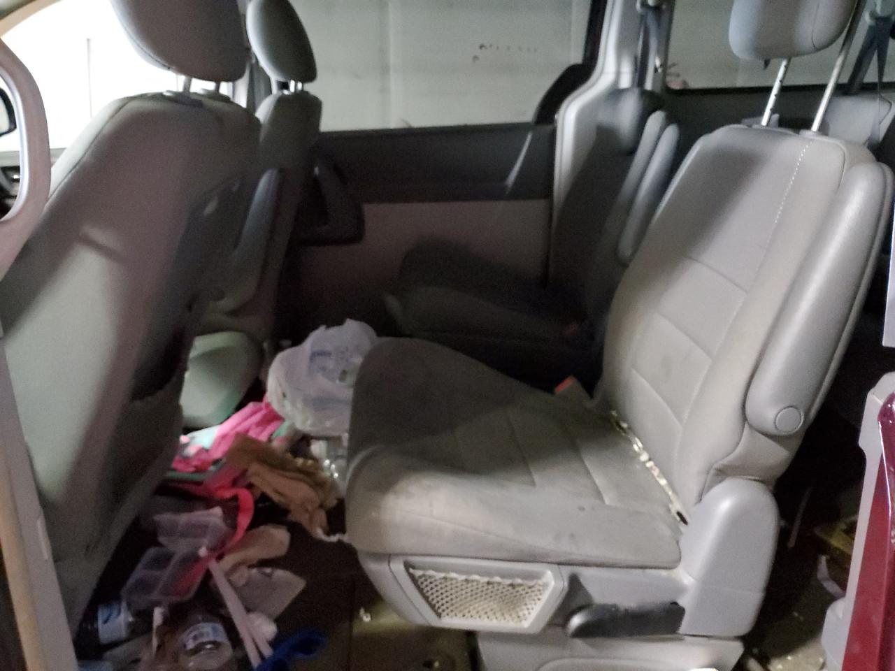 2009 Dodge Caravan - Image 11