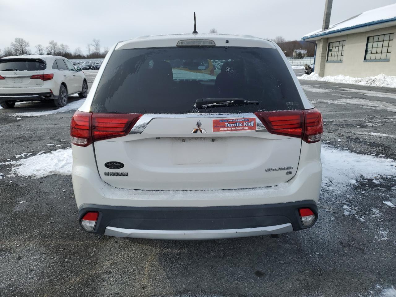 2016 Mitsubishi Outlander - Image 6