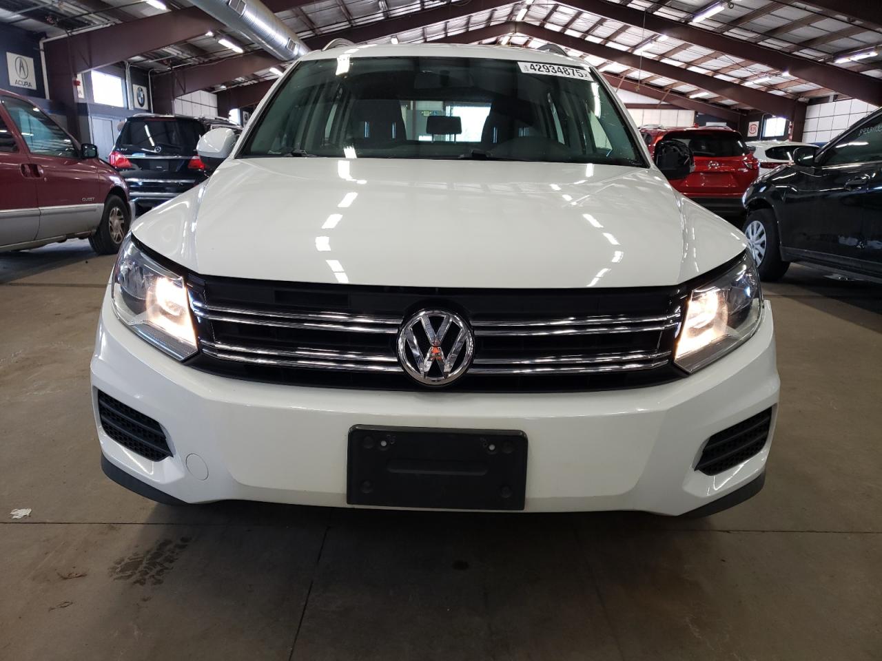 2017 Volkswagen Tiguan - Image 5