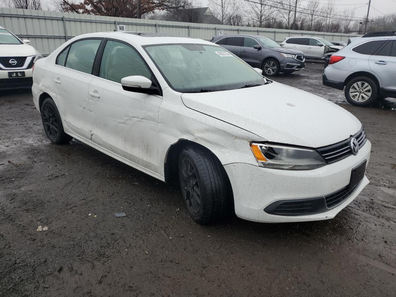 2014 Volkswagen Jetta - Image 4