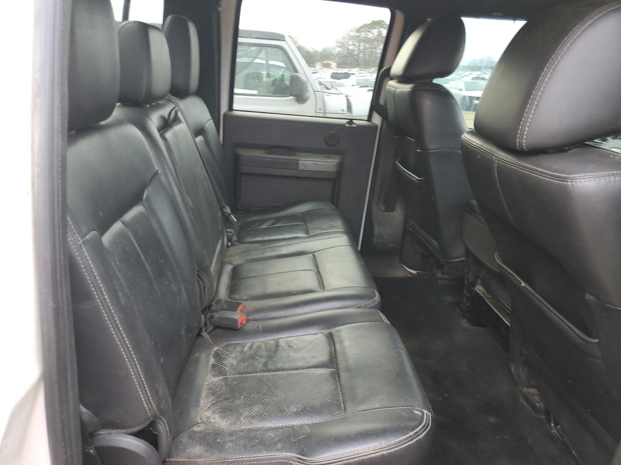 2011 Ford F350 - Image 11
