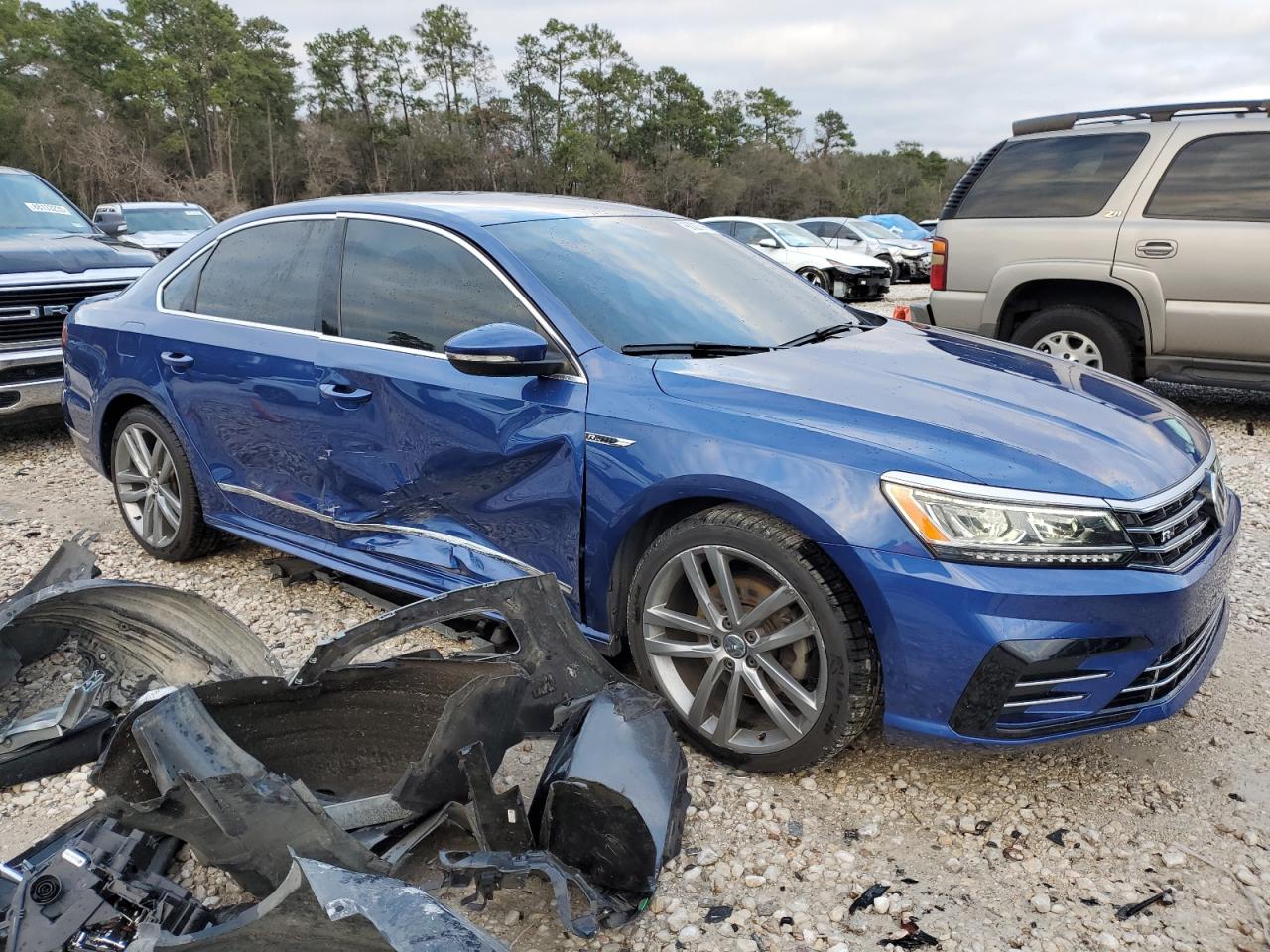 2017 Volkswagen Passat - Image 4