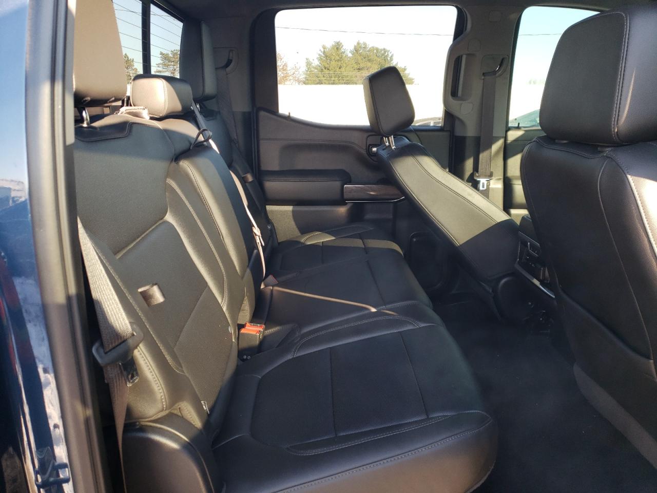 2020 Chevrolet Silverado - Image 11