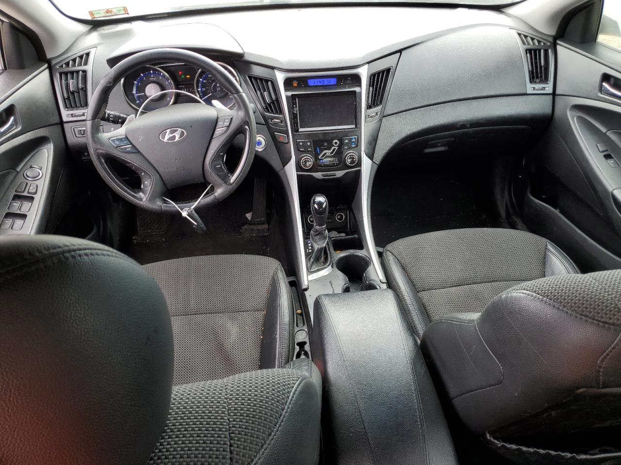 2011 Hyundai Sonata - Image 8