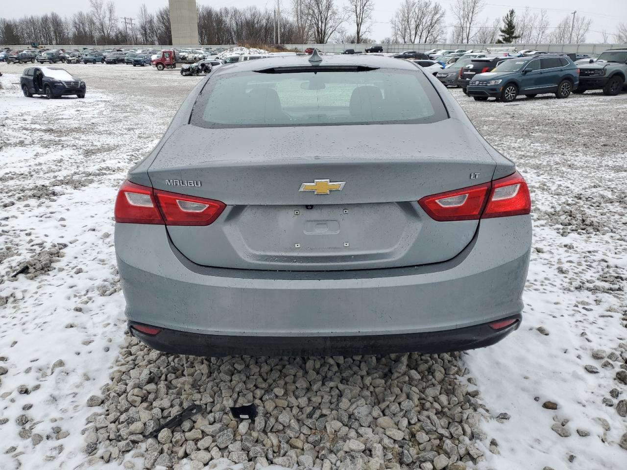 2023 Chevrolet Malibu - Image 6