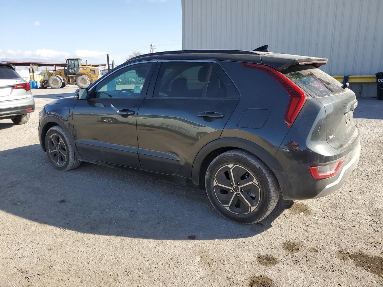 2023 Kia Niro - Image 2
