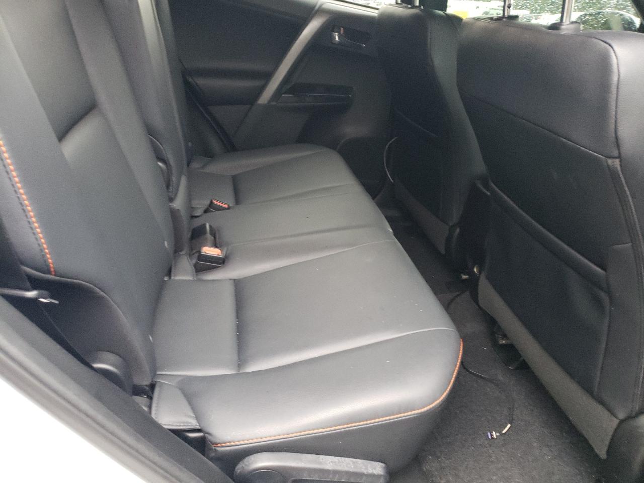 2017 Toyota RAV 4 - Image 11