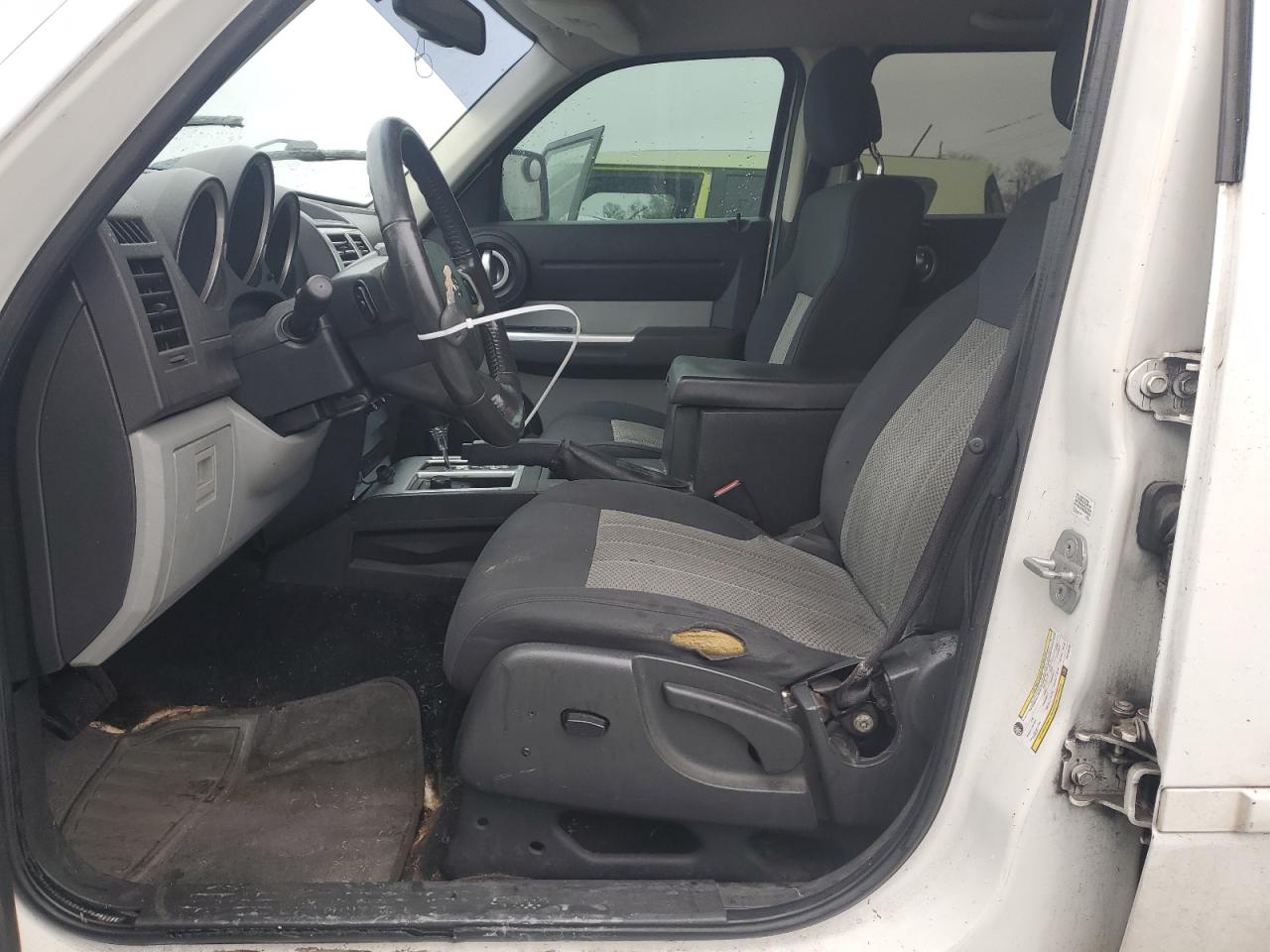 2010 Dodge Nitro - Image 7