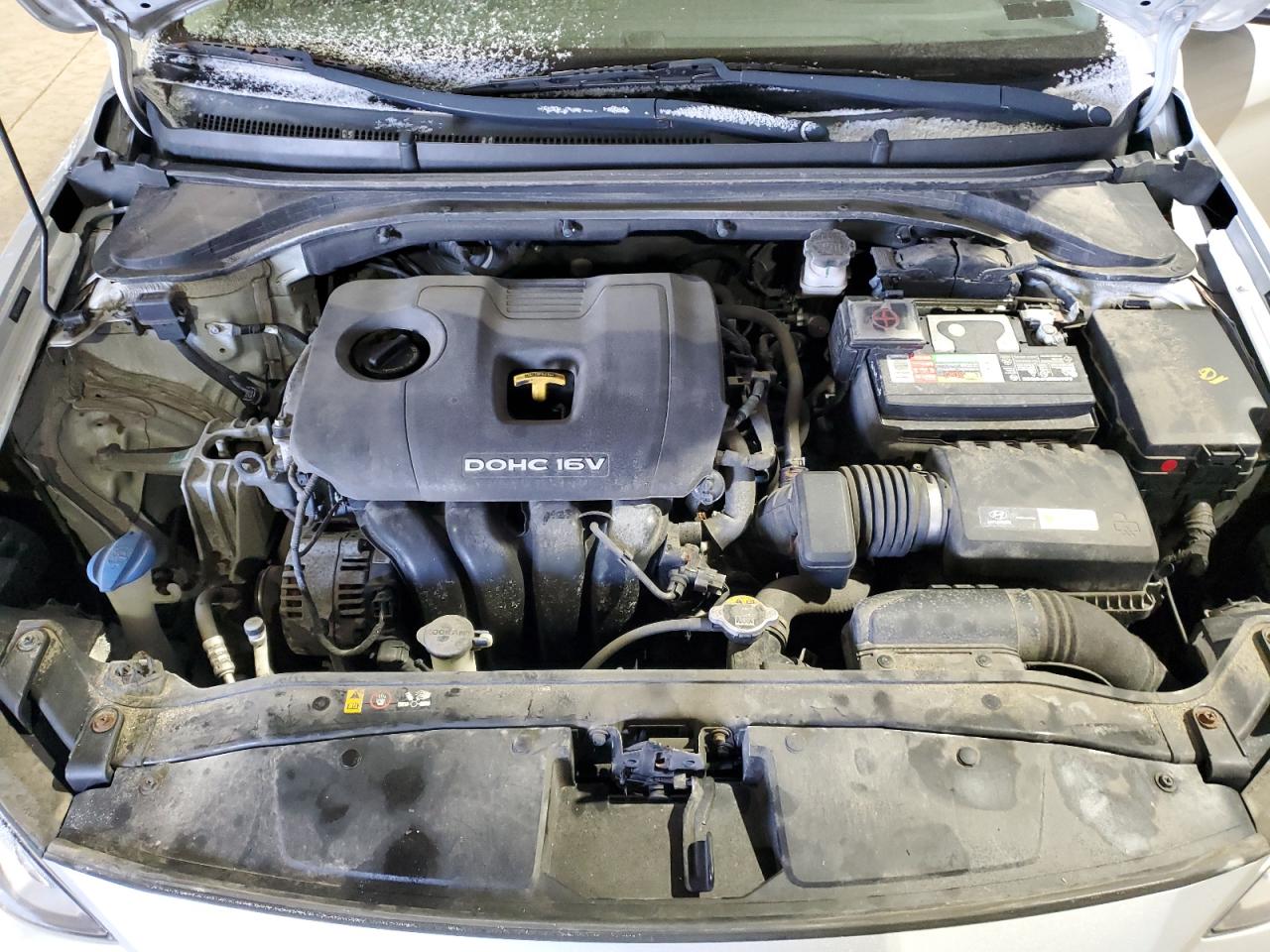 2017 Hyundai Elantra - Image 11