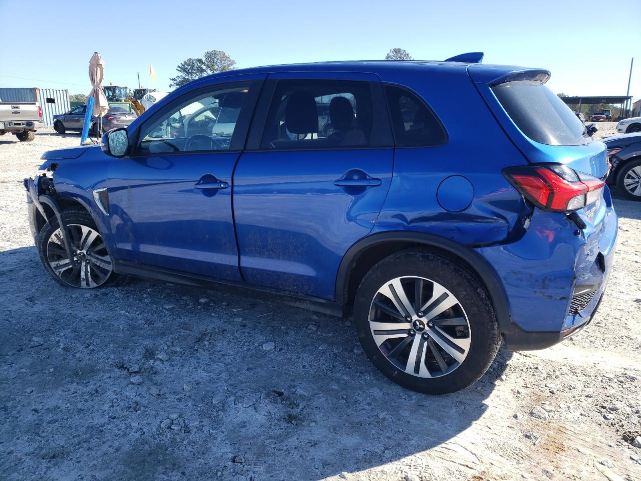 2021 Mitsubishi Outlander - Image 2