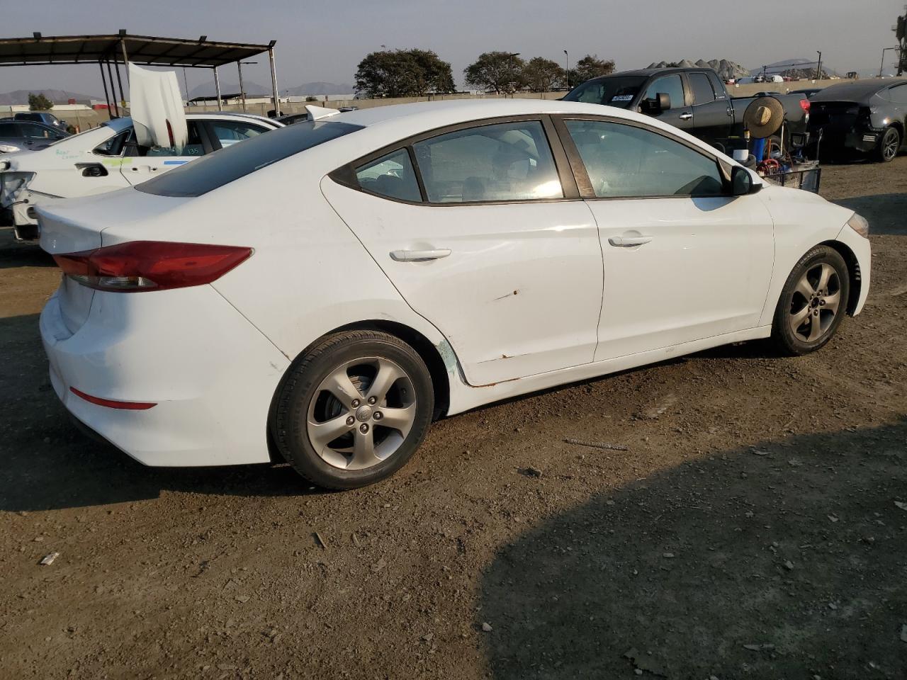 2017 Hyundai Elantra - Image 3