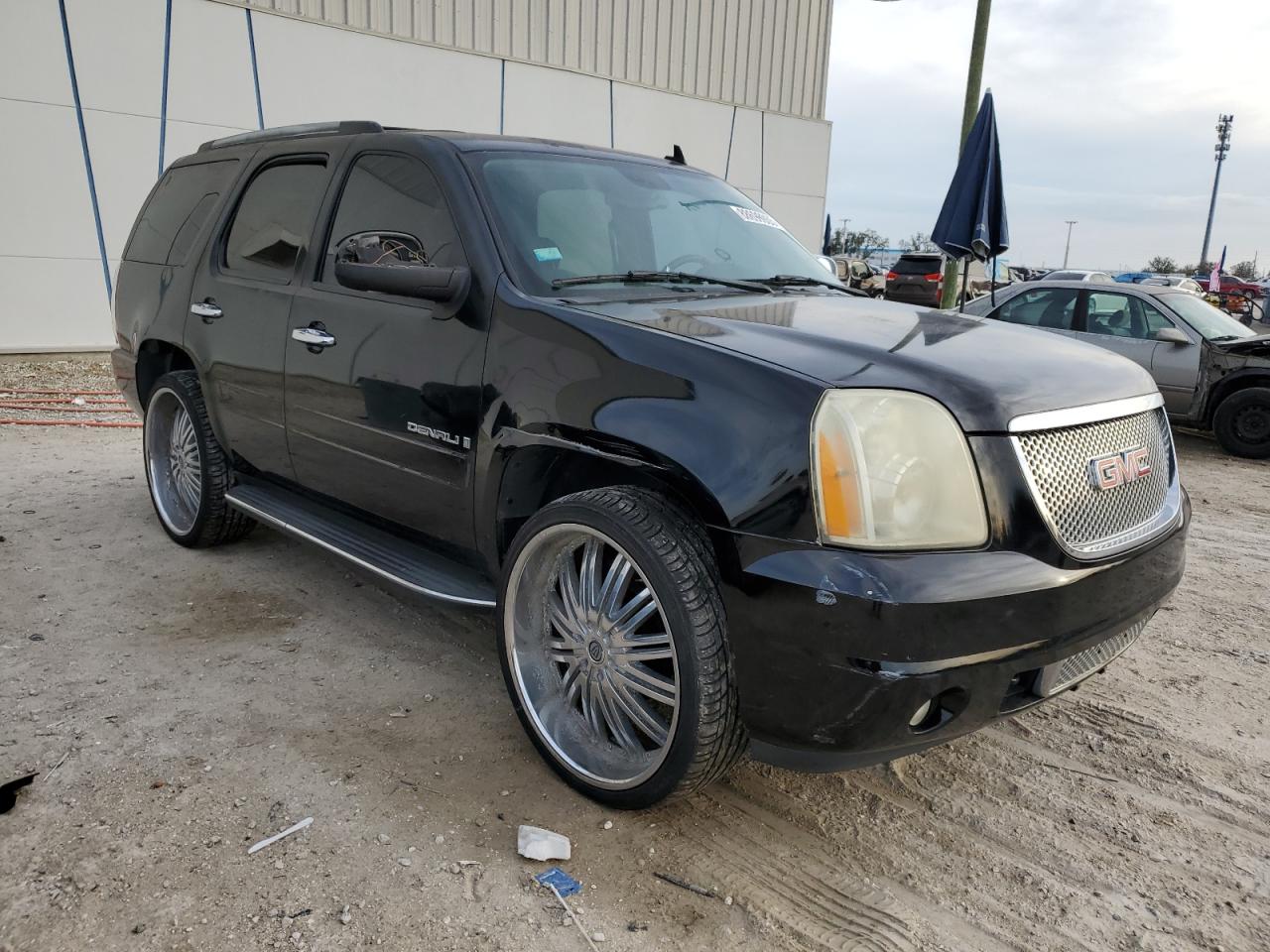 2007 GMC Yukon - Image 4