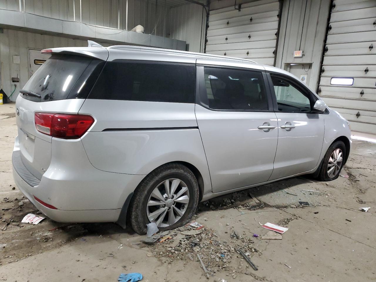 2016 Kia Sedona - Image 3