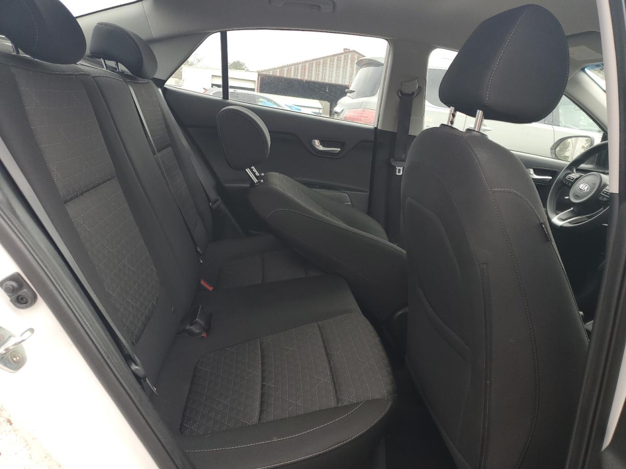 2020 Kia Rio - Image 10
