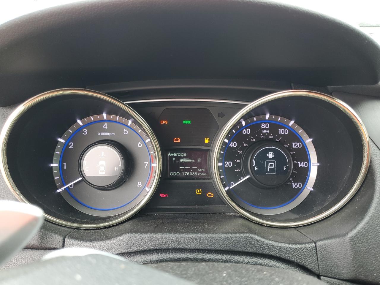 2011 Hyundai Sonata - Image 9