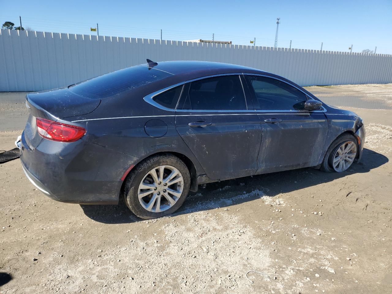 2016 Chrysler 200 - Image 3
