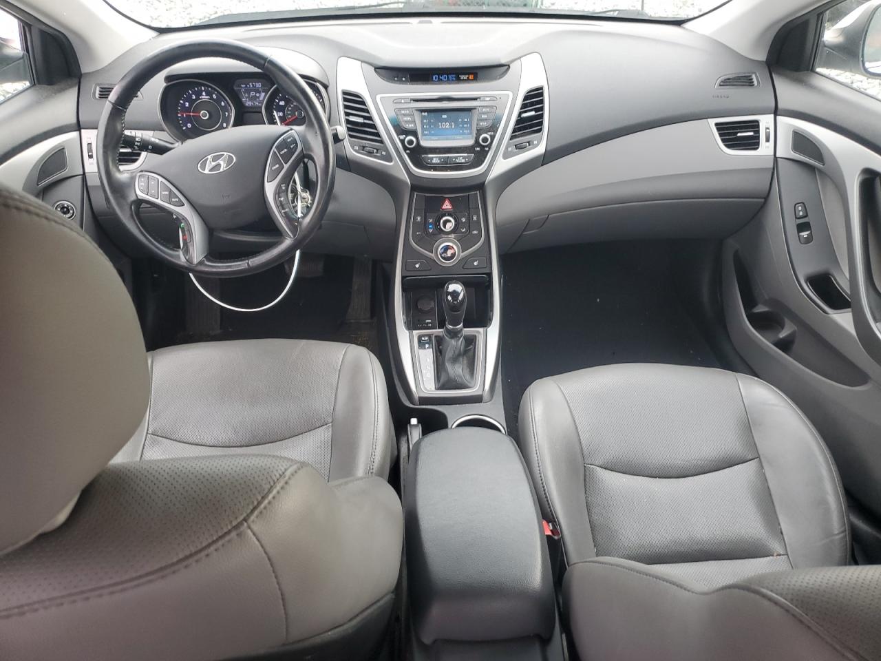 2015 Hyundai Elantra - Image 8