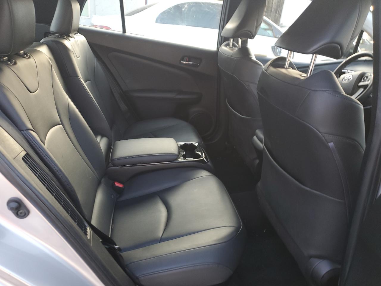 2019 Toyota Prius - Image 10