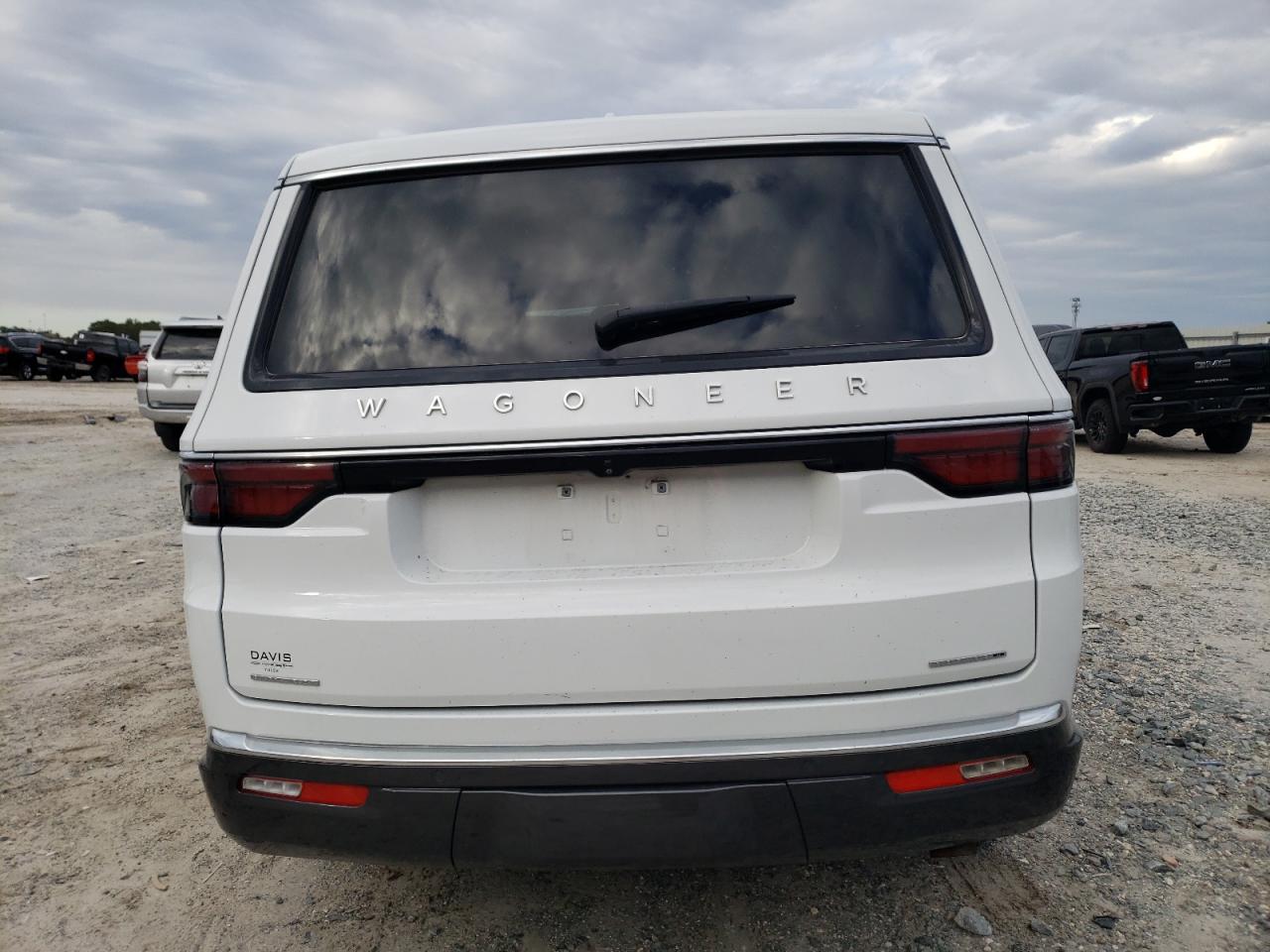 2022 Jeep Grand Wagoneer - Image 6