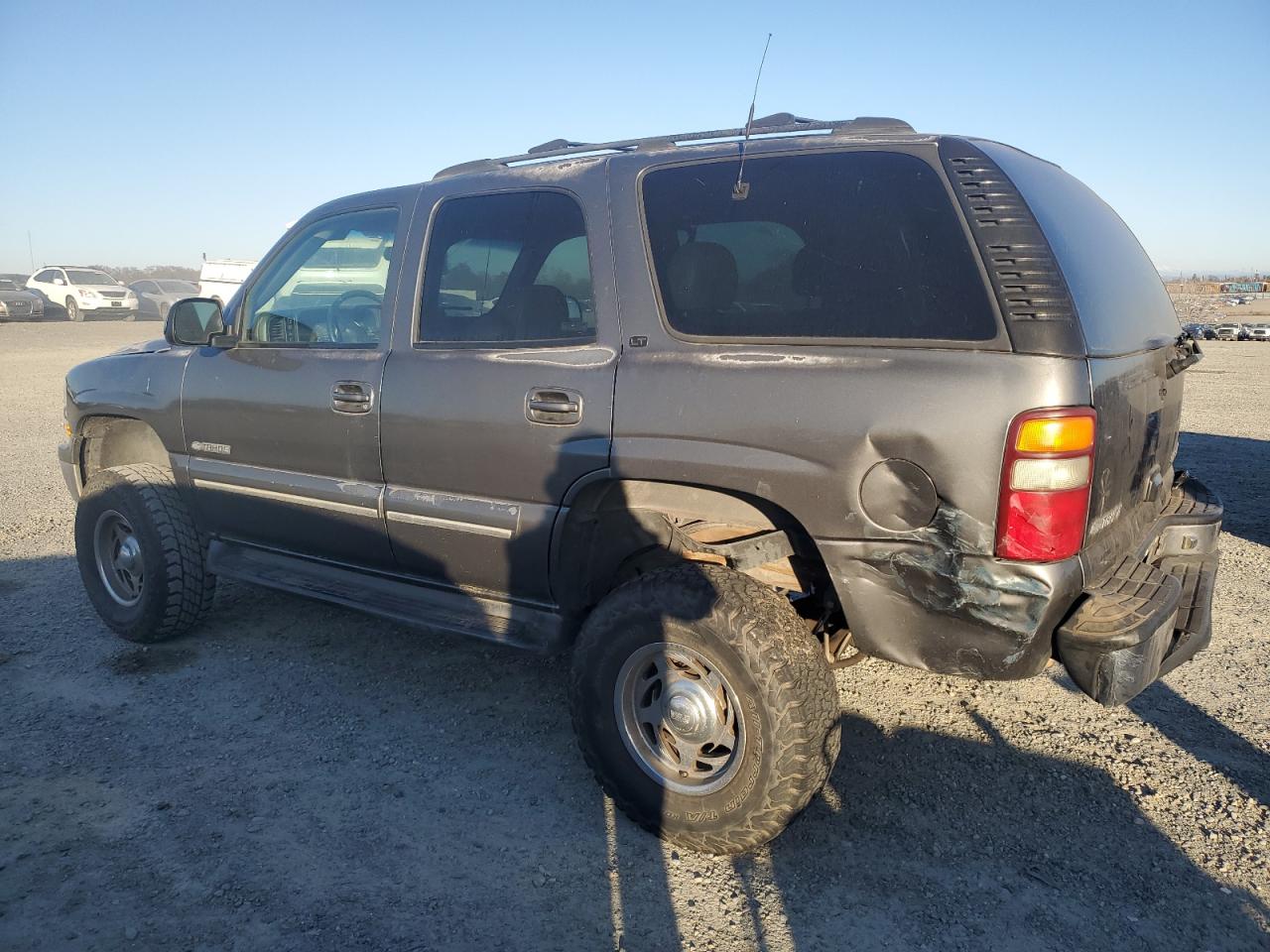 2001 Chevrolet Tahoe - Image 2