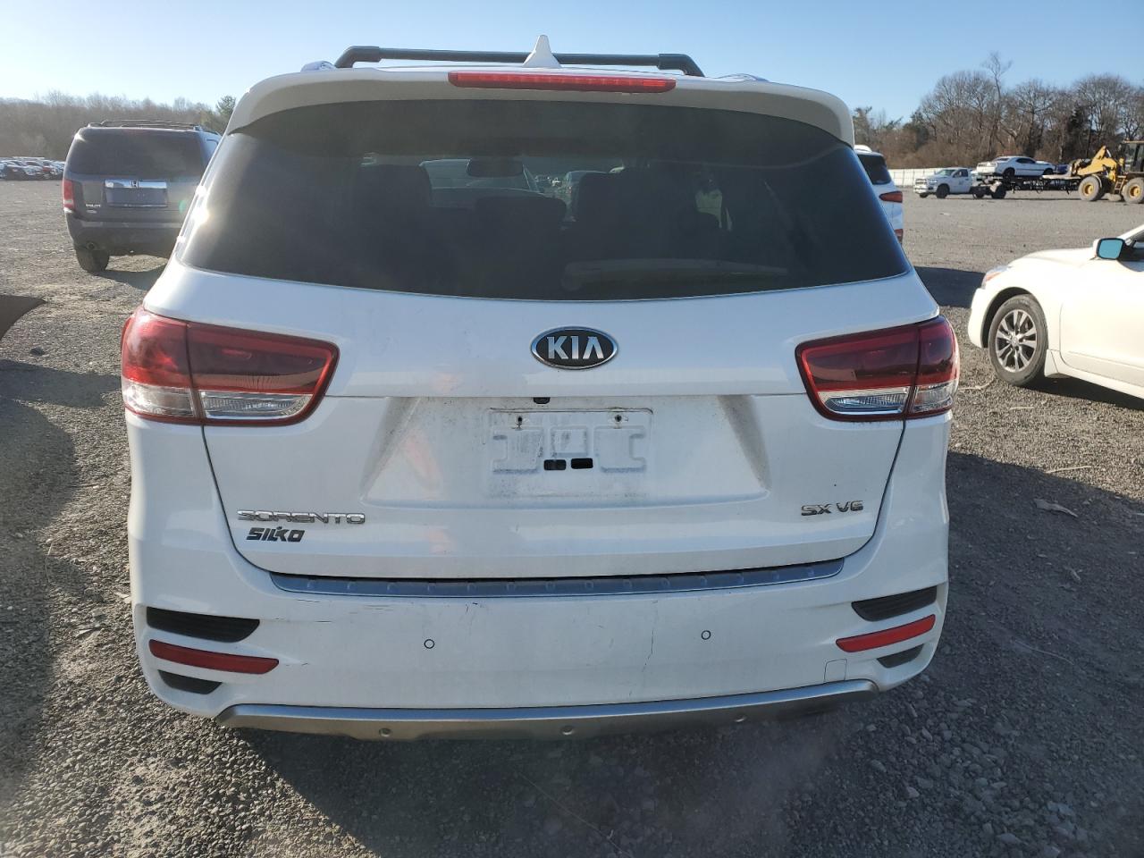 VIN 5XYPKDA55GG076568 2016 KIA SORENTO no.6