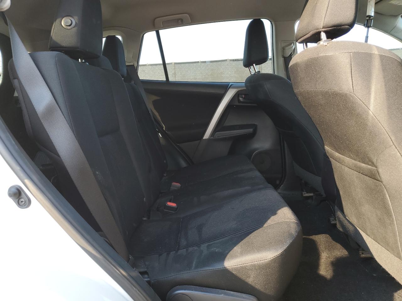 2016 Toyota RAV 4 - Image 11