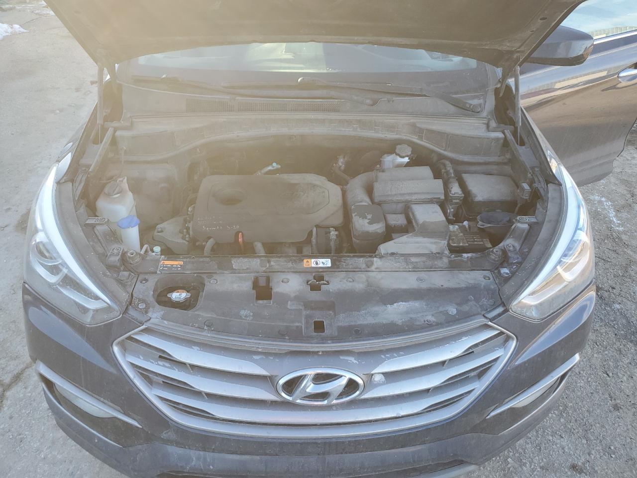 2017 Hyundai Santa Fe - Image 13