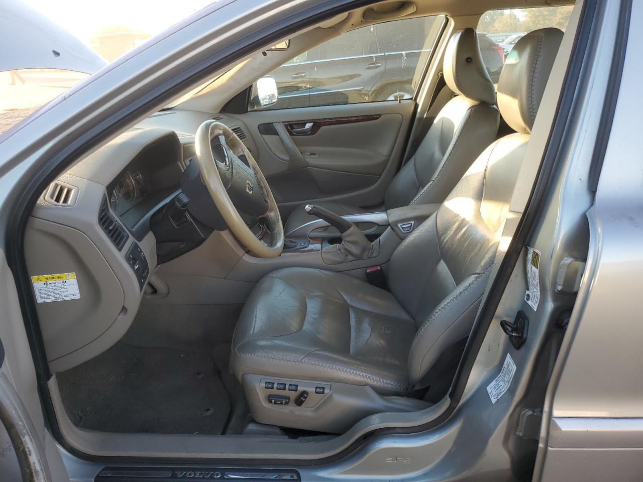2005 Volvo XC70 - Image 7