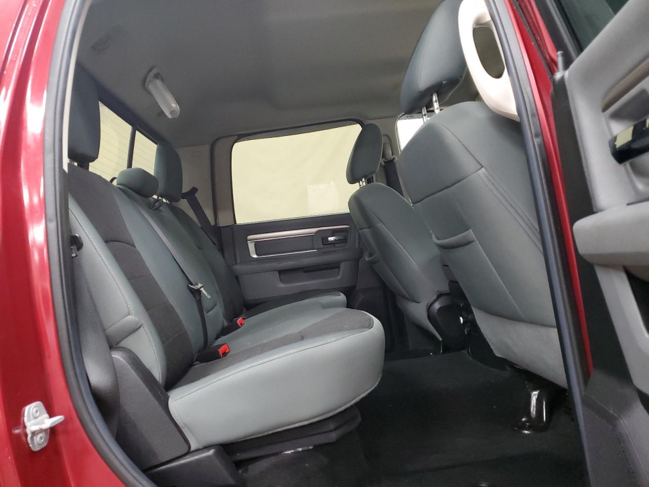 2014 RAM 1500 - Image 10