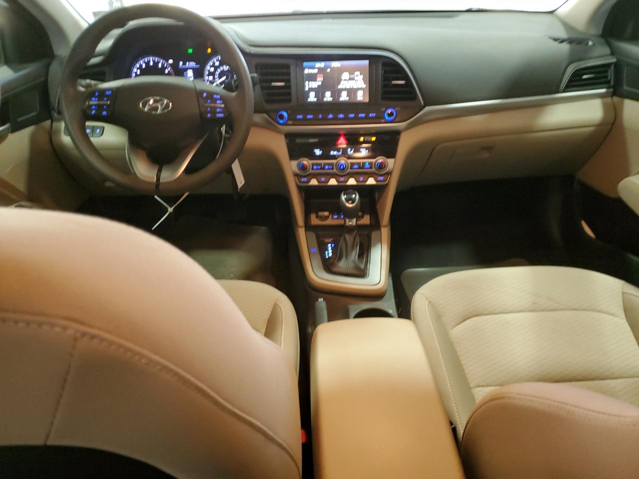 2020 Hyundai Elantra - Image 8
