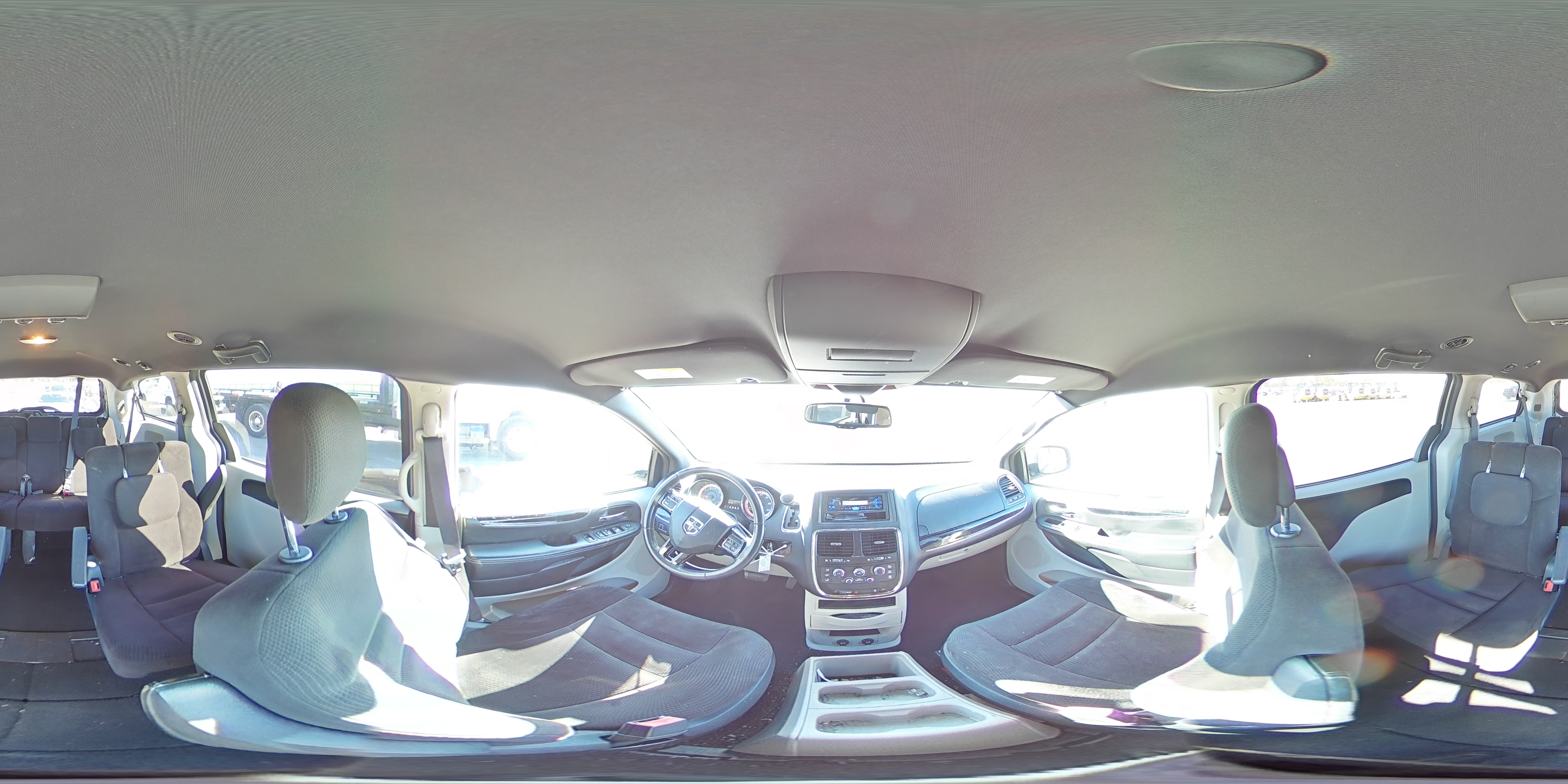 2016 Dodge Caravan - Image 14