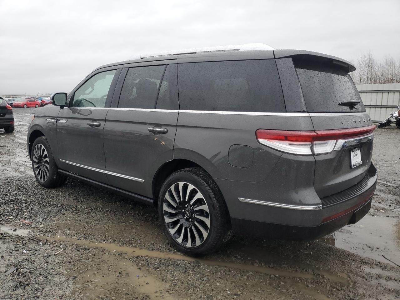 2022 Lincoln Navigator - Image 2