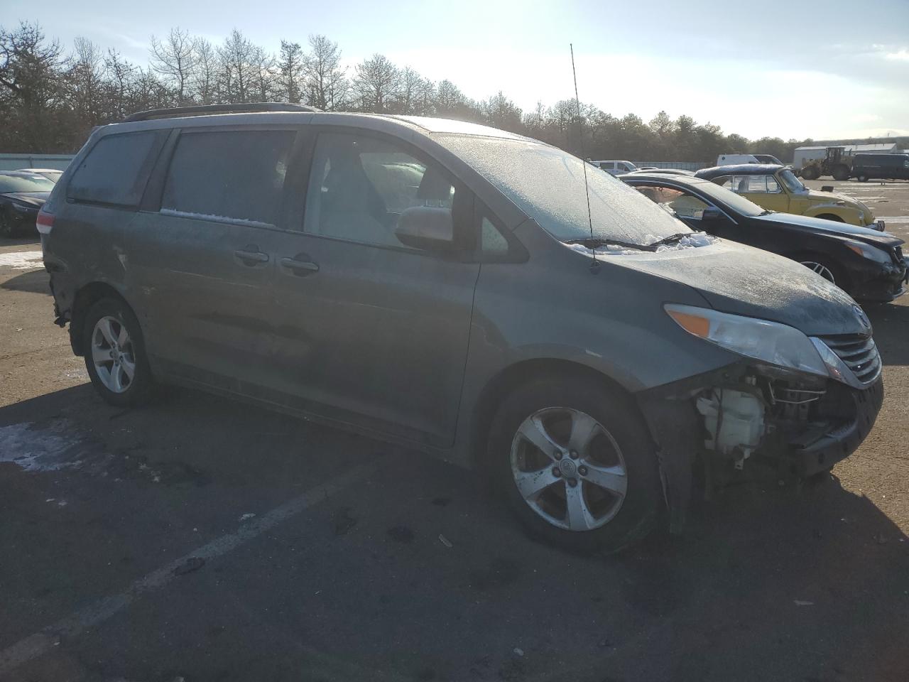 2012 Toyota Sienna - Image 4