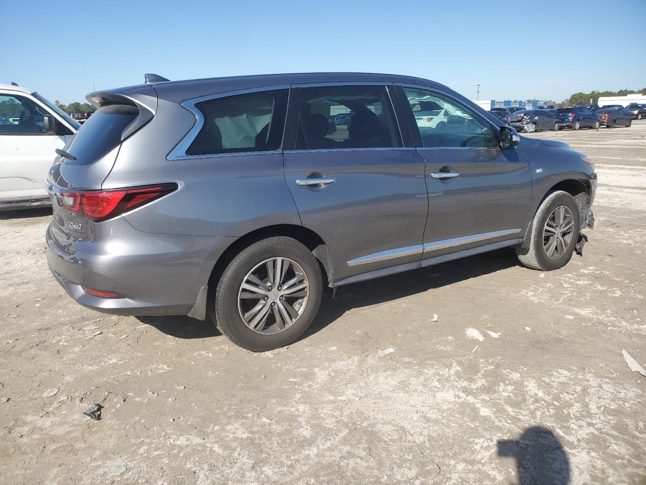 2020 Infiniti QX60 - Image 3