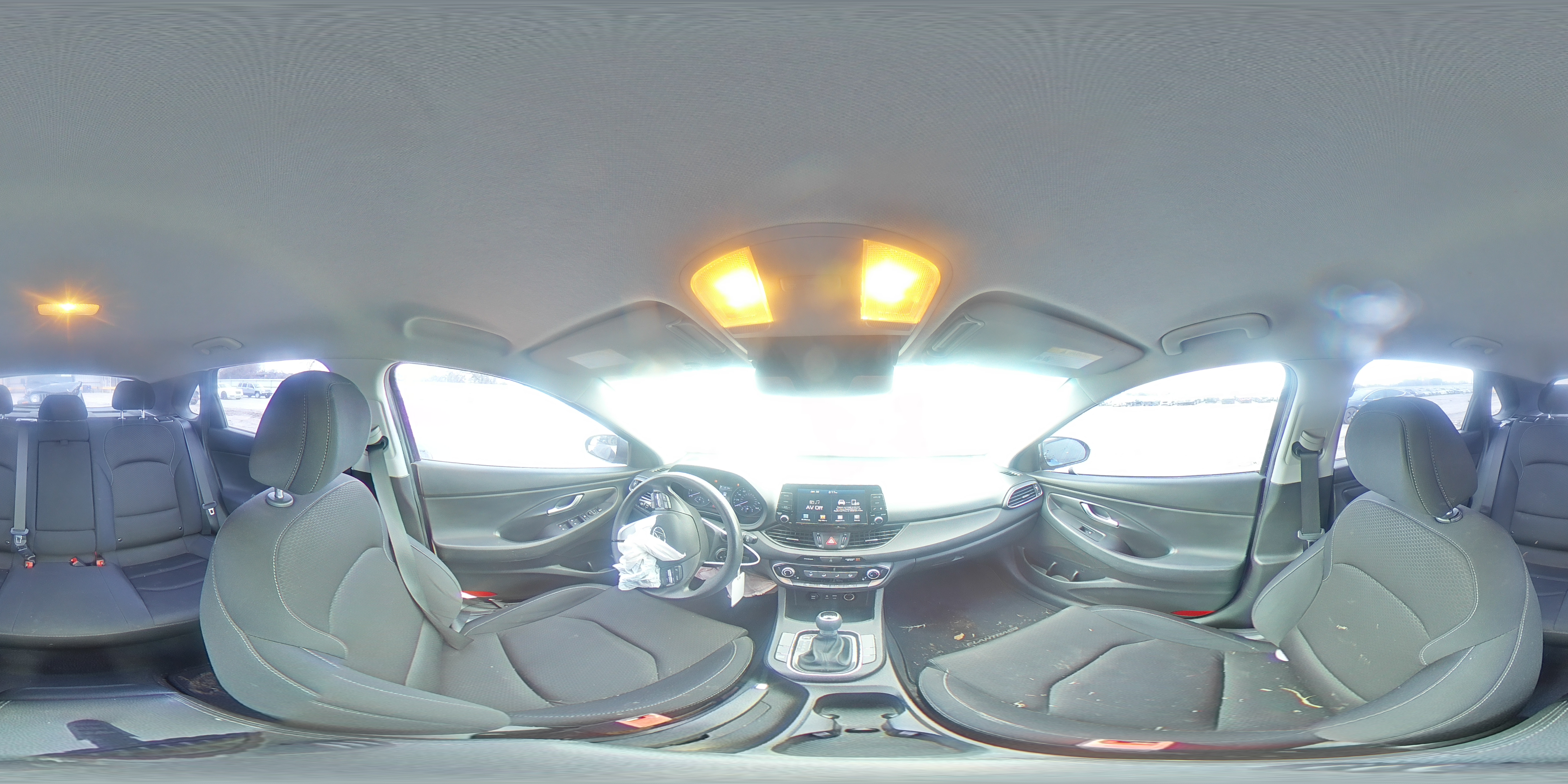 2018 Hyundai Elantra - Image 13