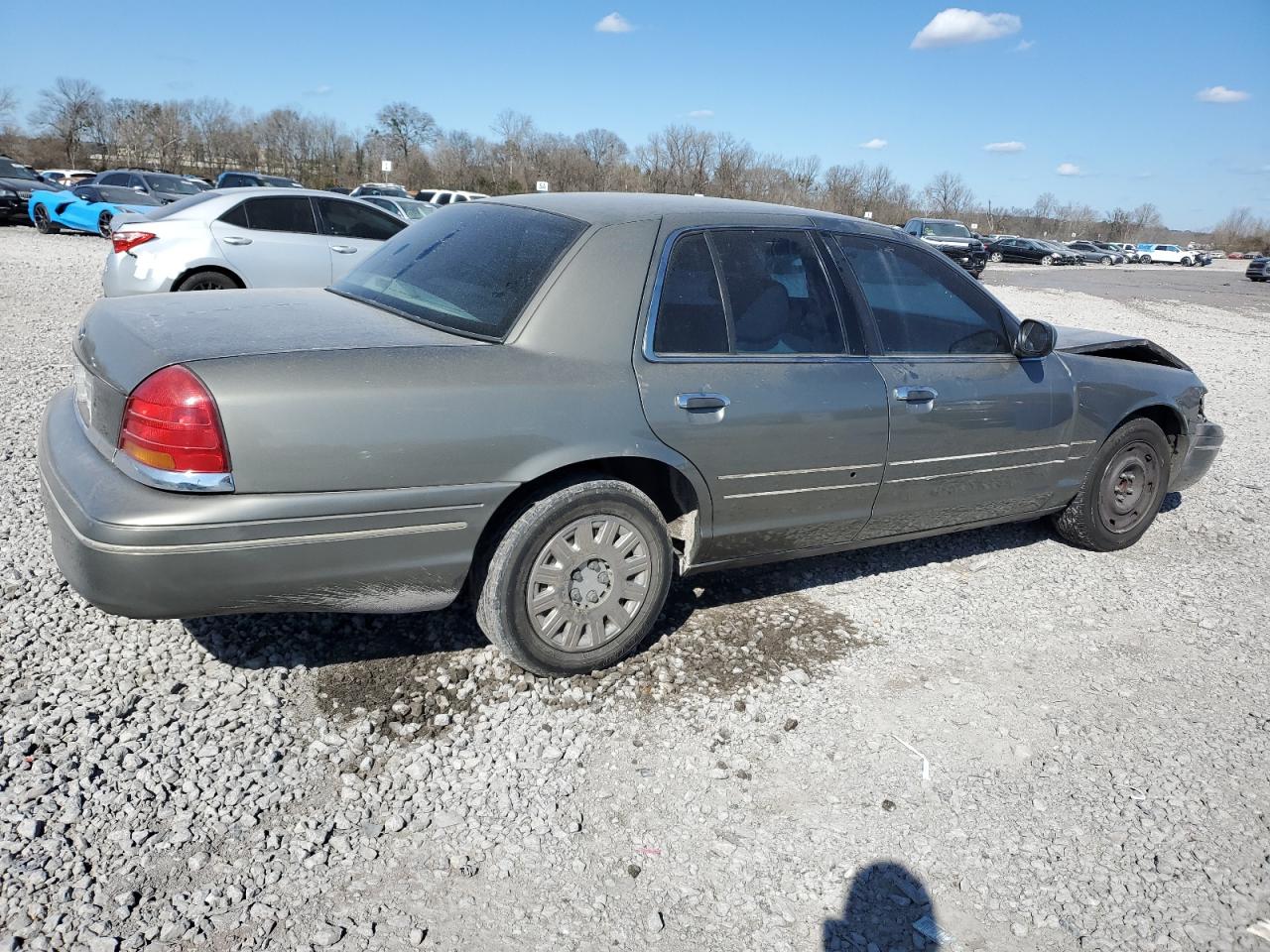 2003 Ford Crown Victoria - Image 3