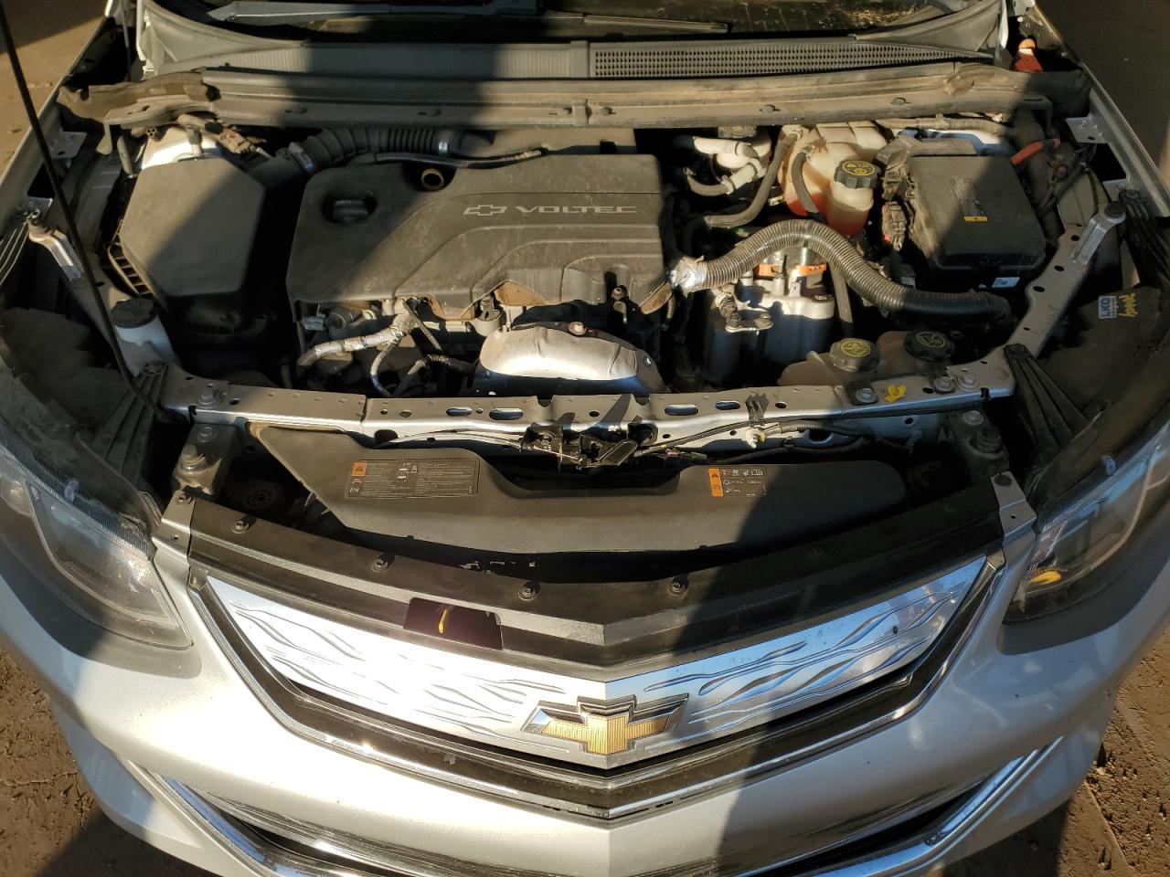 2017 Chevrolet Volt - Image 11