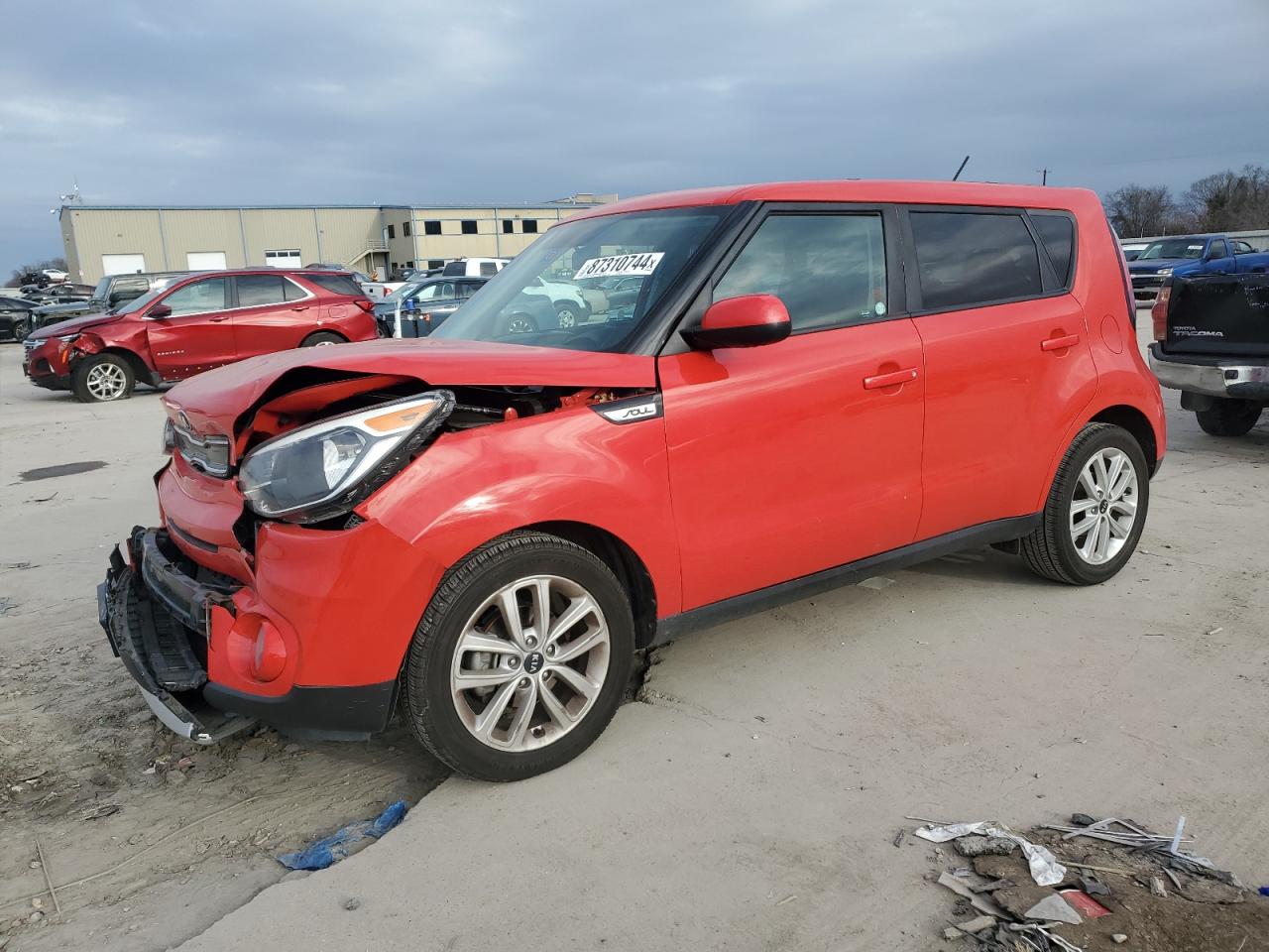 VIN KNDJP3A58J7592431 2018 KIA SOUL no.1