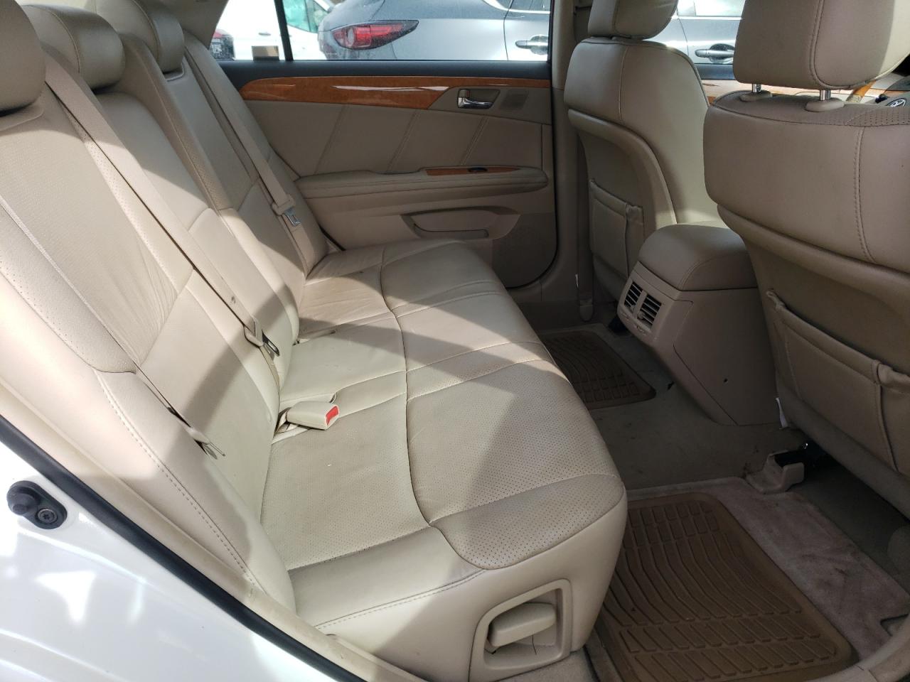 2007 Toyota Avalon - Image 10