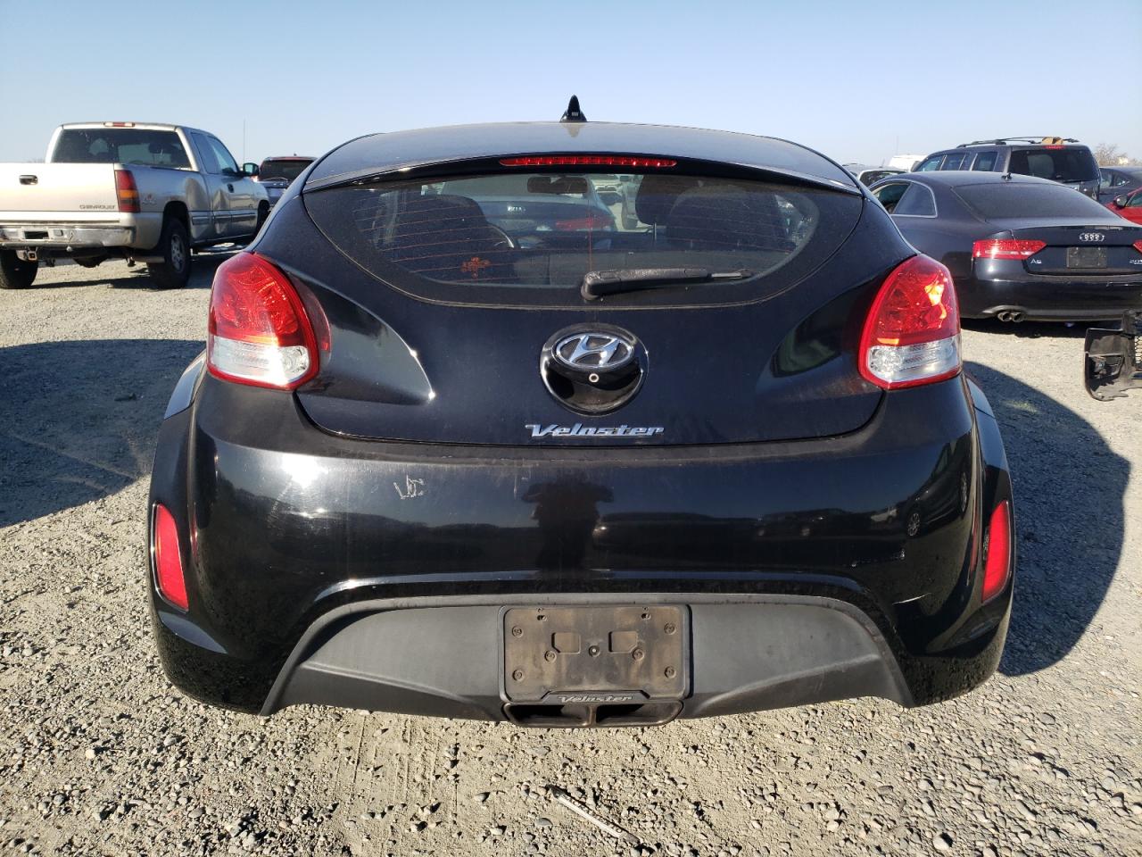 2017 Hyundai Veloster - Image 6