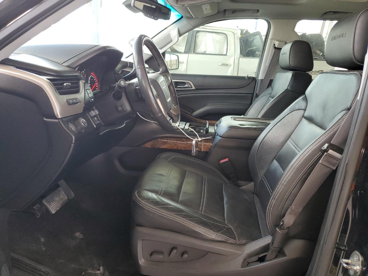 2015 GMC Yukon - Image 7