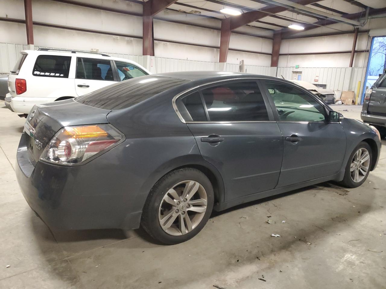 2011 Nissan Altima - Image 3