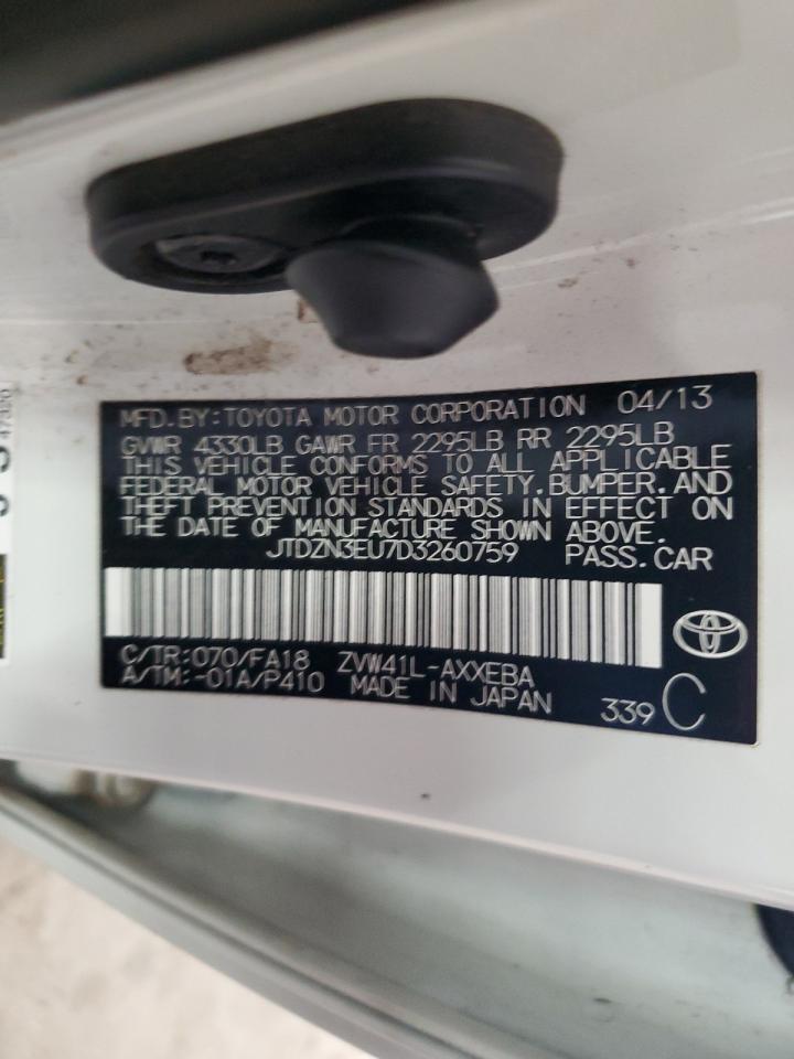 2013 Toyota Prius - Image 12