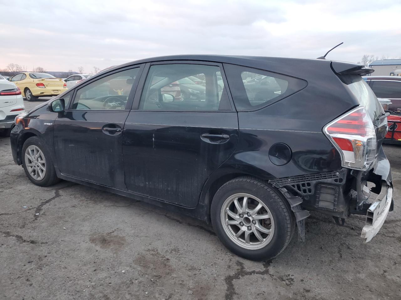 2017 Toyota Prius - Image 2